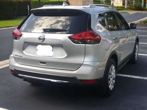 2017 NISSAN ROGUE SV 2.5L 33K - cars & trucks - by owner - vehicle... for sale in Naples, FL