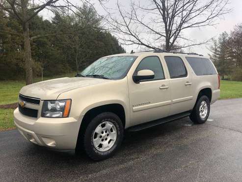 2007 Chevrolet Suburban LT2 4X4 Excellent Condition - cars & trucks... for sale in Louisville, KY