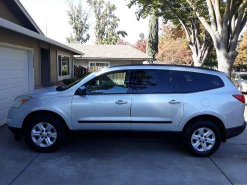 2009 Chevy traverse family size SUV super clean great gas saver for sale in Modesto, CA