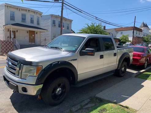 2010 Ford F-150 XLT 4X4 Super Crew Cab for sale in Whitestone, NY