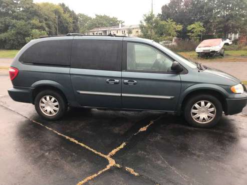 2005 CHRYSLER TOWN & COUNTRY: ONLY 109K MILES! STO-N-GO SEATING! NICE! for sale in Luzerne, PA