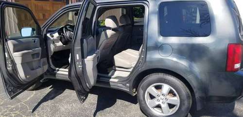 2011 Honda Pilot AWD - cars & trucks - by dealer - vehicle... for sale in Fredonia, NY
