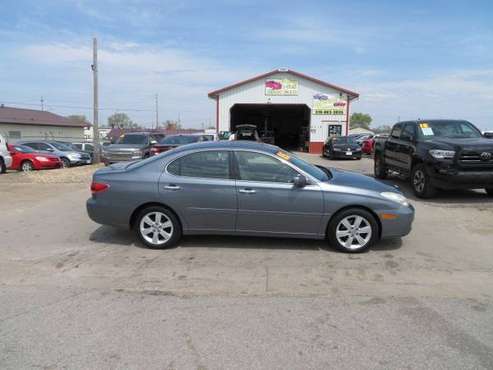 2005 Lexus ES 330 4dr Sdn 150, 000 miles 5, 500 - - by for sale in Waterloo, IA