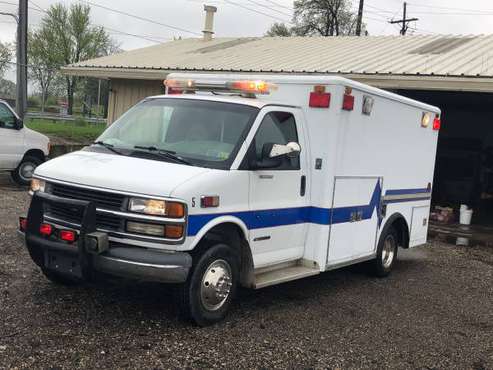 2000 Chevy G3500 $4800 Ambulance 43000 Mile 7.4 V8 Gas lights/sirens for sale in Batavia, IL