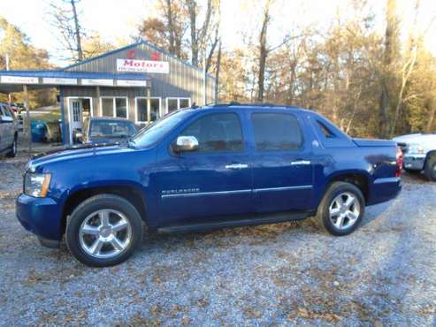 2013 Chevy Avalanche LTZ * GPS * Leather * Michelin Tires - cars &... for sale in Hickory, TN