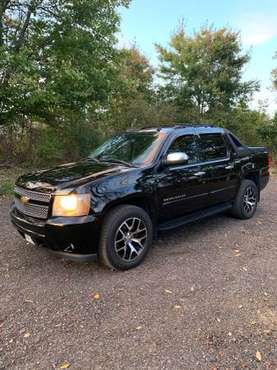2007 Chevy Avalanche LTZ for sale in Canton, OH