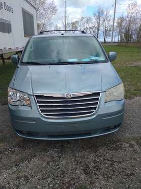 chrysler town & country miniva for sale in Lorain, OH