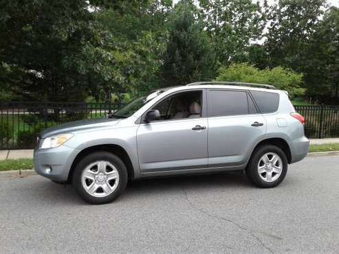 2007 TOYOTA RAV4 4WD SUPER CLEAN CELL PHONE - cars & trucks - by... for sale in Wayne, NJ