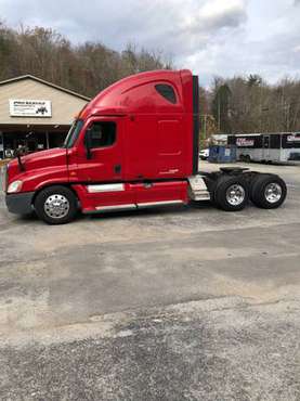 2011 freightliner - cars & trucks - by owner - vehicle automotive sale for sale in Oliver Springs, TN