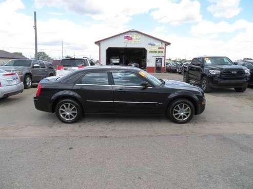 2009 Chrysler 300 4dr Sdn Touring AWD 95, 000 miles 6, 999 - cars & for sale in Waterloo, IA