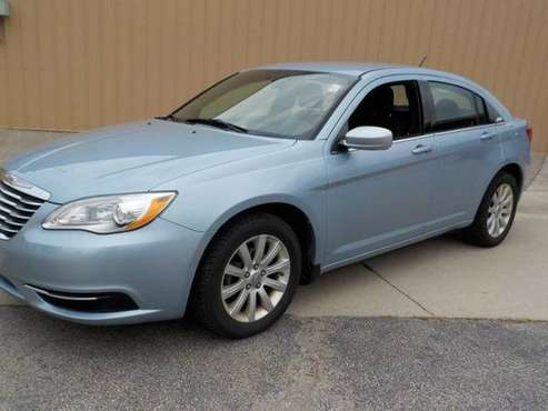 2013 CHRYSLER 200 TOURING - cars & trucks - by dealer - vehicle... for sale in Groveport, OH