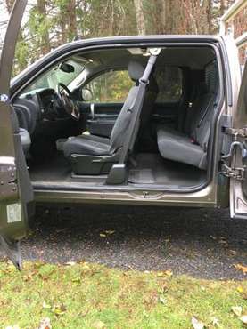 2007 GMC Sierra 2500 - cars & trucks - by owner - vehicle automotive... for sale in Millerton, NY