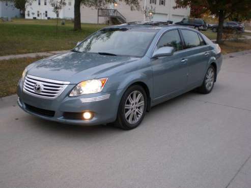 2008 TOYOTA AVALON LIMITED*EXCELLENT CONDITION* - cars & trucks - by... for sale in Lincoln, NE