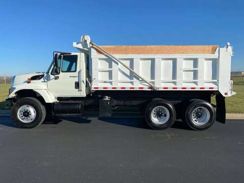 2009 INTERNATIONAL TANDEM DUMP WITH ONLY 46K ORIGINAL MILES WOW! -... for sale in Saint Joseph, MO