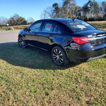 2014 CHRYSLER 200 - cars & trucks - by owner - vehicle automotive sale for sale in Bessemer City, NC