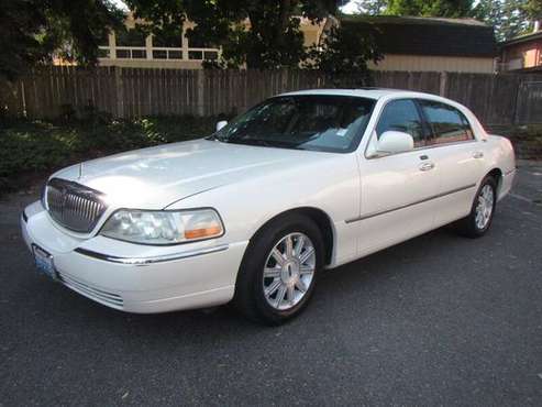 2007 Lincoln Town Car Signature Limited - cars & trucks - by dealer... for sale in Shoreline, WA