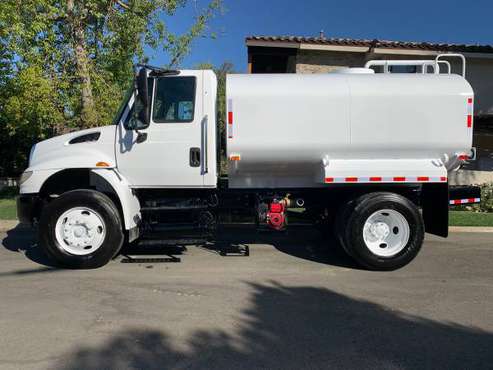 2011 INTERNATIONAL 2500 GALLON WATER TRUCK JUST BUILT $25,500 - cars... for sale in Patton, CA