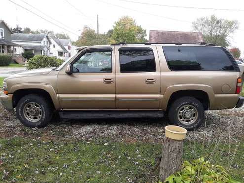 2000 Chevy Suburban 2500 3/4 Ton 4x4 *NEW ENGINE* for sale in Ravenna, OH