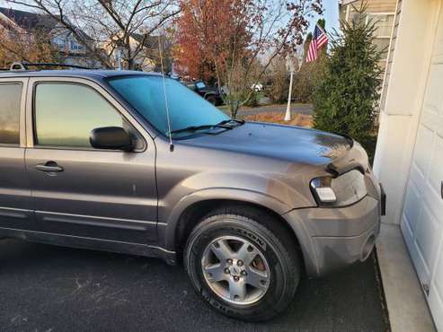 2005 Ford Escape Limited - cars & trucks - by owner - vehicle... for sale in Washingtonville, NY