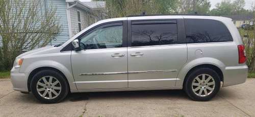 2011 Chrysler Town & Country for sale in Clarksville, TN