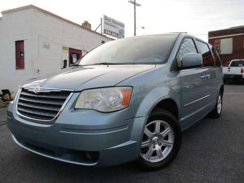 2009 Chrysler Town&Country Touring**Camer/DVD & Cln Title** for sale in Roanoke, VA