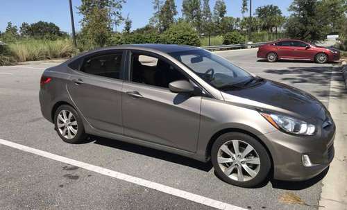 2013 Hyundai Accent **PRIVATE SELLER//PRICED TO SELL** for sale in SAINT PETERSBURG, FL