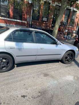 Accord Honda (2000) - cars & trucks - by owner - vehicle automotive... for sale in Brooklyn, NY