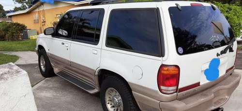 NICE SUV - GREAT PRICE - cars & trucks - by owner - vehicle... for sale in Fort Lauderdale, FL