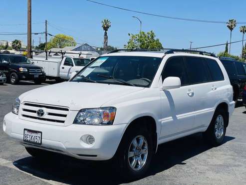 Clean title 2005 Toyota Highlander limited 4WD 3RD 3months warranty for sale in Sacramento , CA