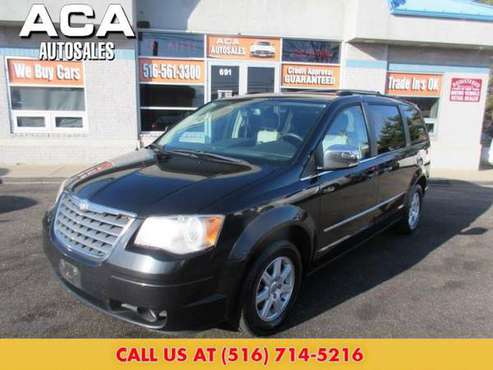 2010 Chrysler Town and Country 4dr Wgn Touring Plus Minivan - cars & for sale in Lynbrook, NY