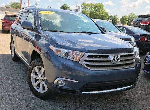 2012 Toyota Highlander SE 4WD-3rd Row Seating-Leather-Roof-Like New for sale in Lebanon, IN