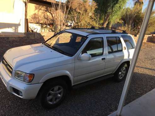 2000 Nissan Pathfinder 4x4 - cars & trucks - by owner - vehicle... for sale in Yuma, AZ