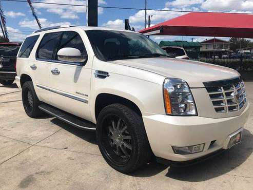2011 Cadillac Escalade Base 4dr SUV EVERYONE IS APPROVED! for sale in San Antonio, TX