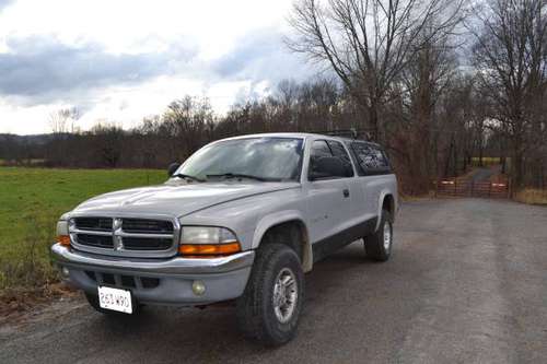 2000 Dodge Dakota SLT - cars & trucks - by owner - vehicle... for sale in Hadley, MA