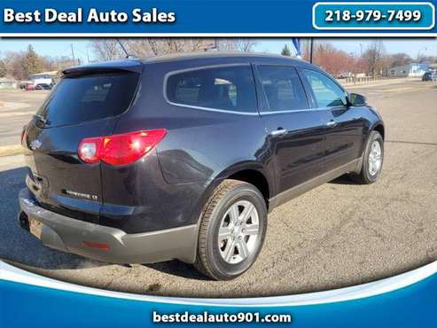 2011 Chevrolet Traverse LT FWD - cars & trucks - by dealer - vehicle... for sale in Moorhead, ND