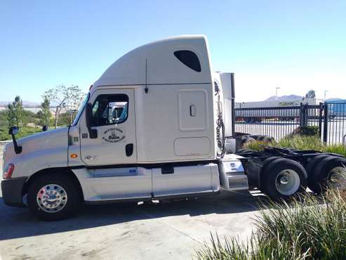 2014 freightliner - cars & trucks - by owner - vehicle automotive sale for sale in Bellflower, CA
