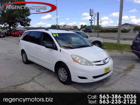 2007 Toyota Sienna LE FWD 7-Passenger Seating for sale in Davenport, IA