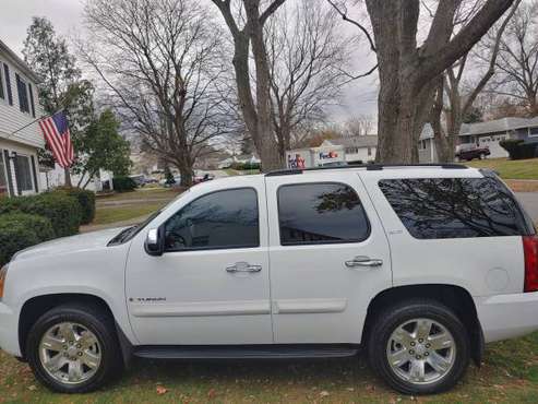 Very clean 08 GMC Yukon SLT - cars & trucks - by owner - vehicle... for sale in Rochester , NY