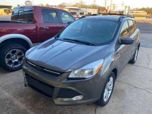 2013 Ford Escape SE low miles - cars & trucks - by dealer - vehicle... for sale in Pensacola, FL