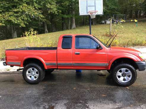 1999 Toyota Tacoma sr5 4x4 for sale in Bakersville, NC