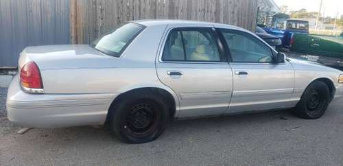 2000 crown Victoria For sale - cars & trucks - by owner - vehicle... for sale in La Place, LA