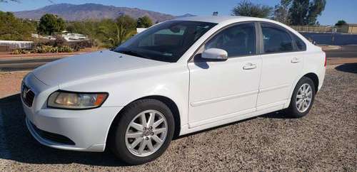 2008 VOLVO S40* LEATHER SEATS* SUPER CLEAN - cars & trucks - by... for sale in Tucson, AZ