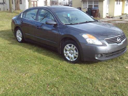 2009 NISSIAN ALTIMA - cars & trucks - by owner - vehicle automotive... for sale in Lansing, MI