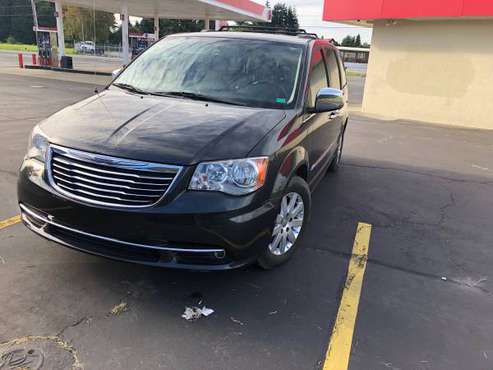 2011 Chrysler town and country for sale in Mount Vernon, WA