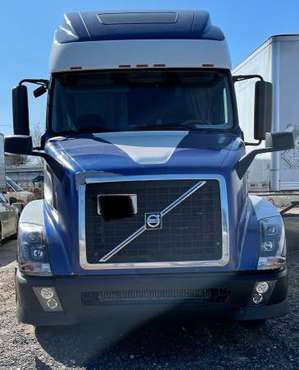 2007 Volvo 670 Semi Truck for sale in South Plainfield, NY