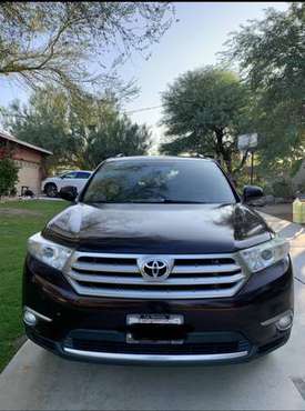 2011 Toyota Highlander - cars & trucks - by owner - vehicle... for sale in Palm Desert , CA