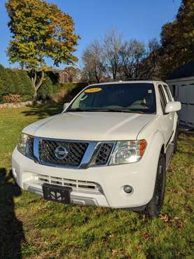 2010 Nissan Pathfinder LE - cars & trucks - by owner - vehicle... for sale in New Bedford, MA