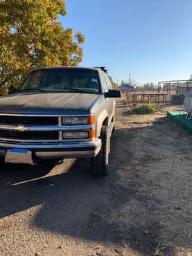 Chevy Suburban 4x4 - cars & trucks - by owner - vehicle automotive... for sale in Acampo, CA