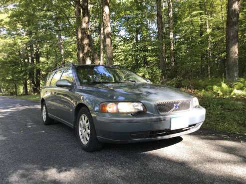 2002 Volvo V70 Wagon (Runs, for repair, parts, or donor car) for sale in Norfolk, CT