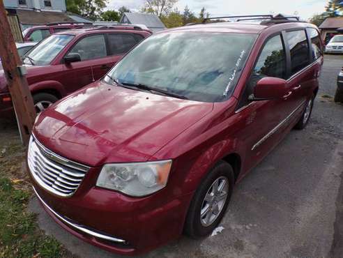 2012 Chrysler Town & Country Leather seating DVD player Stow & Go for sale in Romulus, NY